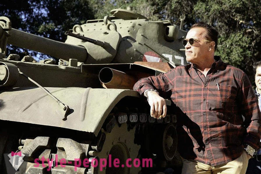Arnold Schwarzenegger kancelář v armádě