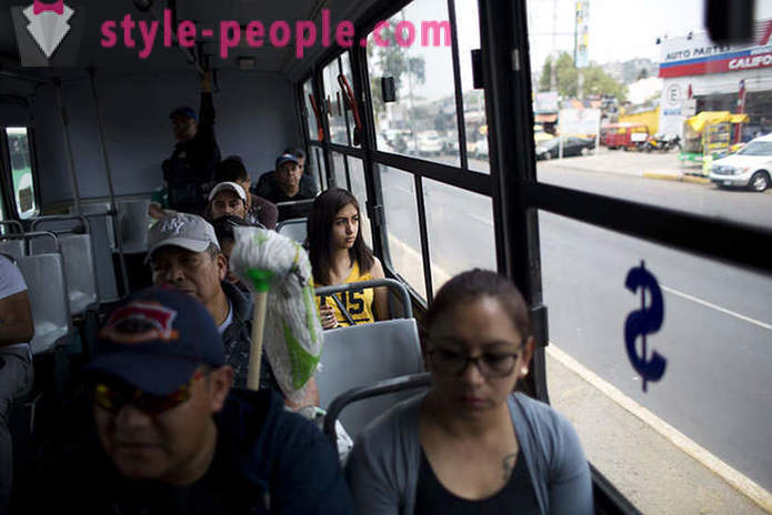 Proč obyvatelé Mexico City koupit falešné mobilní telefony