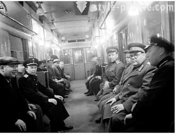 Moskva Metro, která se stala domovem pro mnohé během války