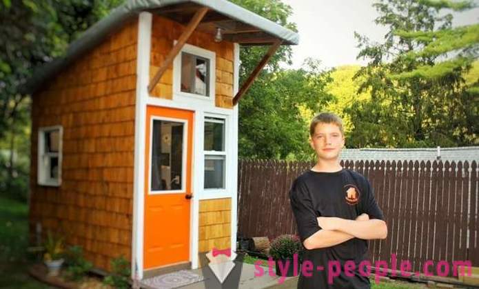 13-letý chlapec stavěl sebe dům