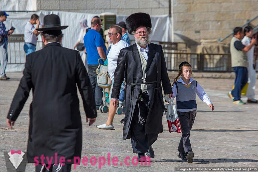 Proč jsou náboženští Židé nosit speciální oděv