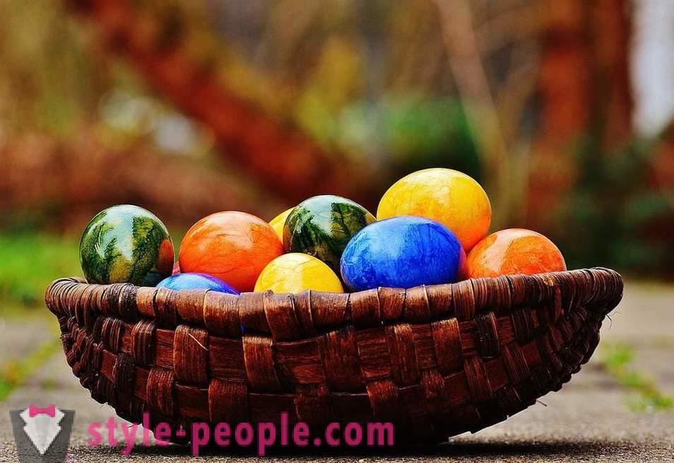 Tradice světlo Velikonoc v různých zemích