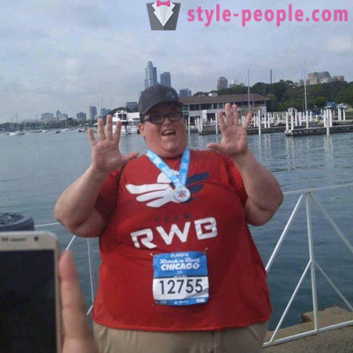 Běžet bez zastavení: muž o hmotnosti 250 kg inspiruje lidi svým příkladem