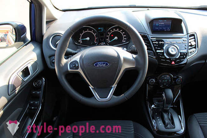 Snažíme sedan Ford Fiesta 2015 