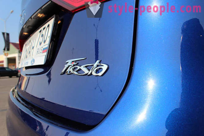 Snažíme sedan Ford Fiesta 2015 