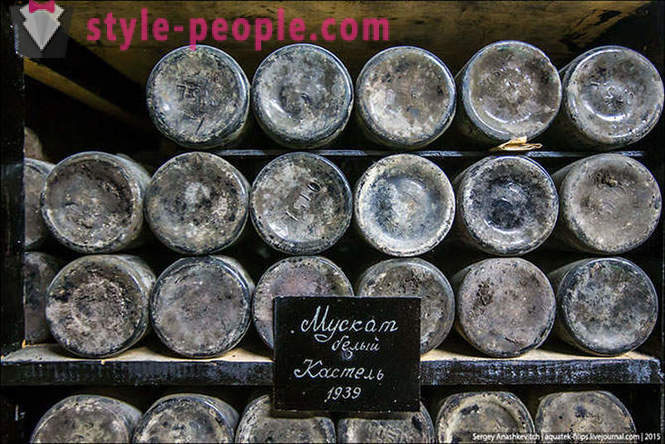 Slavný kolekce vín Massandra