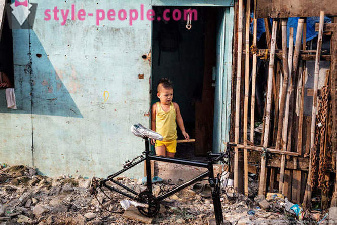 Život v chudinských čtvrtích Manily