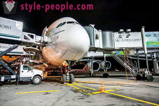 Jak sloužit největší dopravní letadlo na Domodědovo