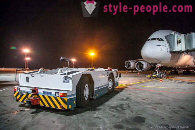 Jak sloužit největší dopravní letadlo na Domodědovo