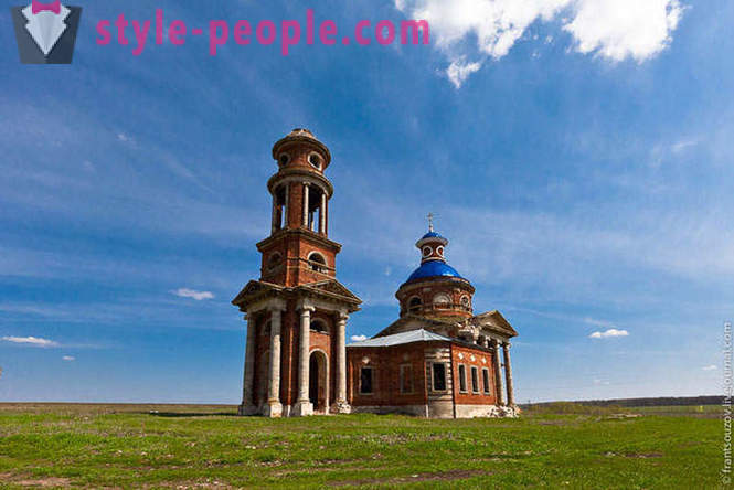 Opuštěných kostelů a fresky v regionu Lipetsk