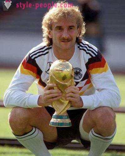 Rudi Völler - německý fotbalista a trenér: biografie, sportovní úspěchy