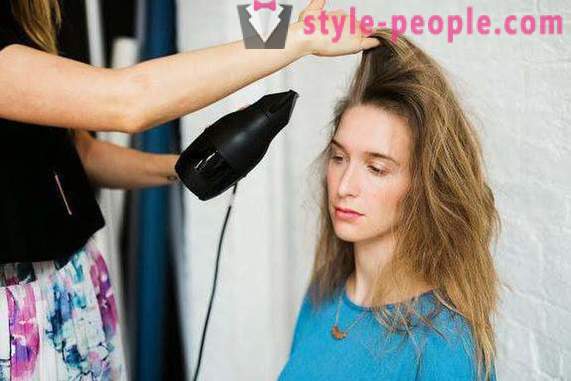 Správná péče o vlasy: Tipy odborníků, efektivní metody a funkce
