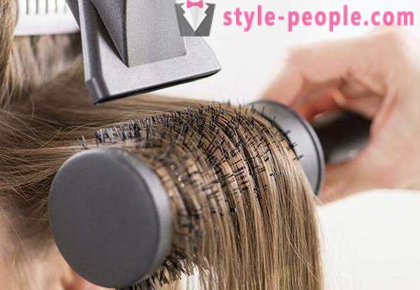 Kartáčování vlasů - profesionální styling doma