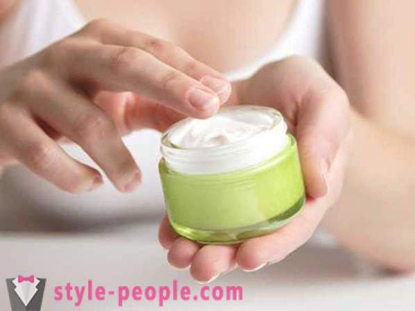 Jak si vybrat krém na obličej pro suchou pleť: tipy a recenze kosmetičky