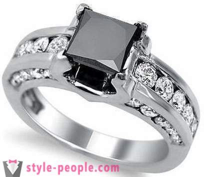 Černé diamantové šperky, který se používá? Prsten s Black Diamond
