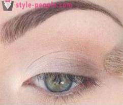 Krásný make-up den. Jak udělat denní make-up pro šedé oči?