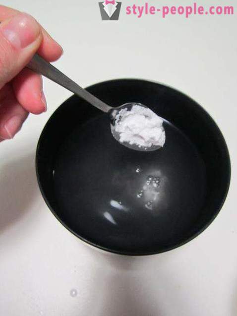 Jak čistit stříbrný řetízek doma, pokud to byla černá