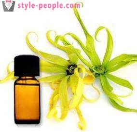 Esenciální olej z ylang-ylang pomůže vaší pleti obličeje a vlasy musí být perfektní