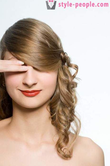 Co můžete udělat večerní účesy pro střední vlasy